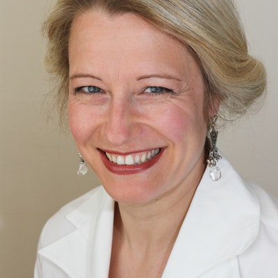 portrait photo of Lucy Adlington