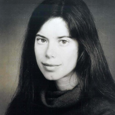 portrait photo of Susan Faludi