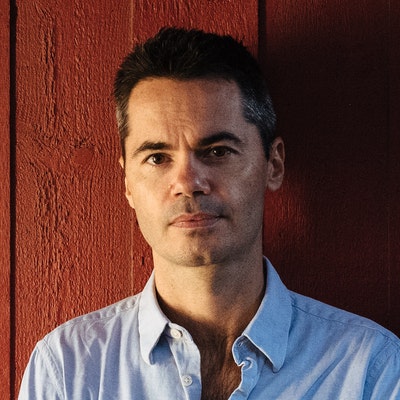 portrait photo of Daniel Swift
