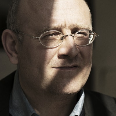 portrait photo of Simon Pasternak
