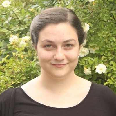 portrait photo of Sara Taylor