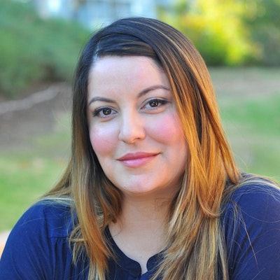 portrait photo of Cassia Leo