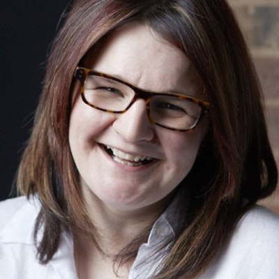 portrait photo of Tracy Bloom