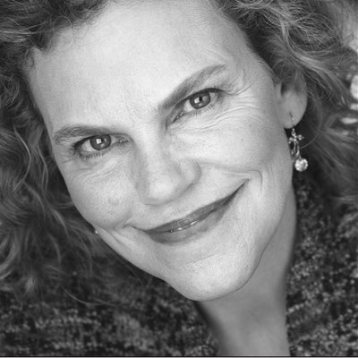 portrait photo of Laura Markham