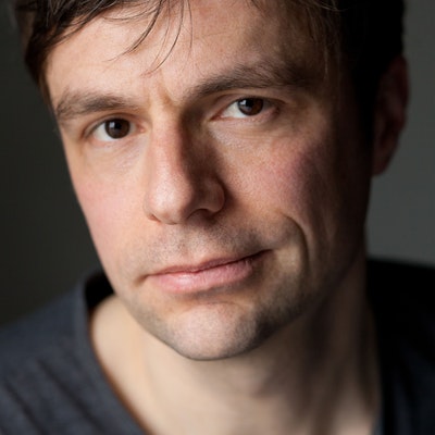 portrait photo of James Hannah