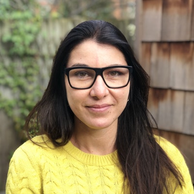 portrait photo of Ana de Moraes