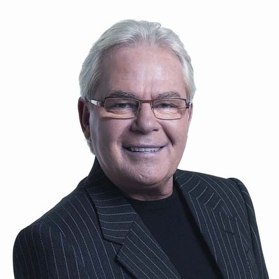 portrait photo of Les Murray