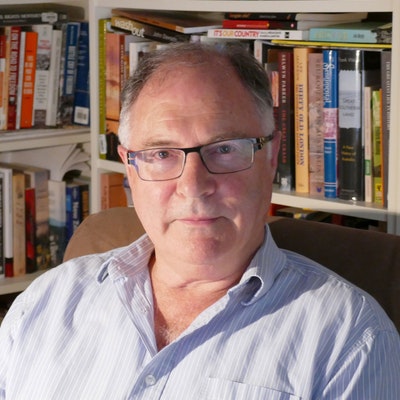 portrait photo of Robert Lewis