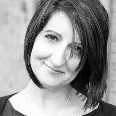 portrait photo of Caroline Wallace