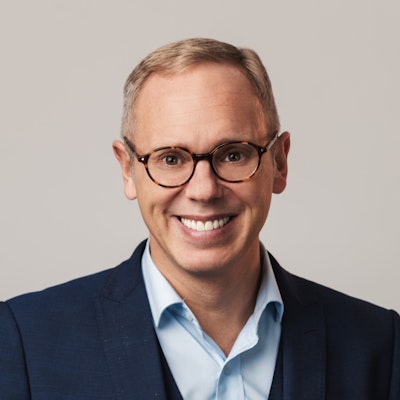 portrait photo of Robert Rinder