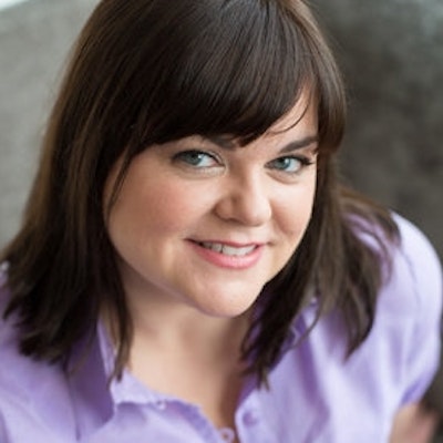 portrait photo of Amy Bronee