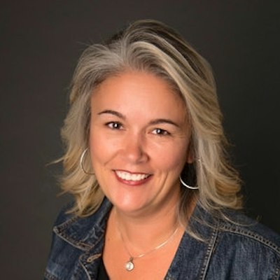 portrait photo of Caroline Pignat