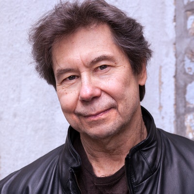 portrait photo of Stuart Dybek