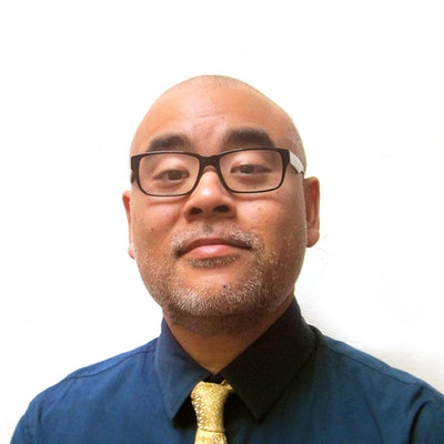 portrait photo of Dan Santat