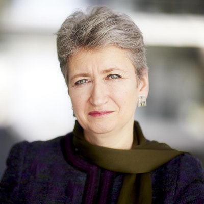 portrait photo of Lindsey Hilsum