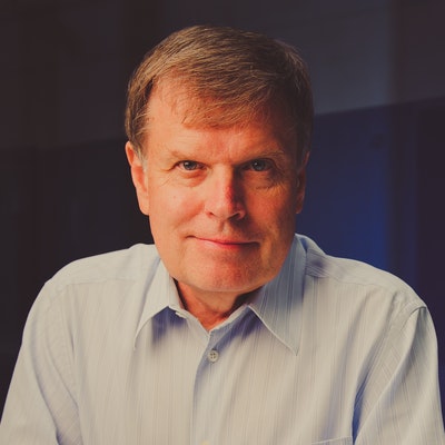 portrait photo of Larry Smith