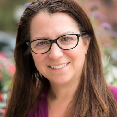 portrait photo of Julie Williamson