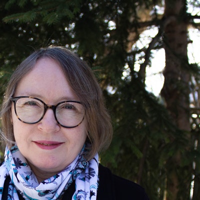 portrait photo of Shari Lapena