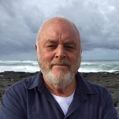 portrait photo of Robert Drewe