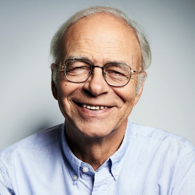 portrait photo of Peter Singer