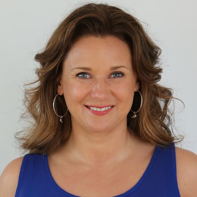 portrait photo of Louise Thompson