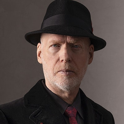 portrait photo of Scott Westerfeld