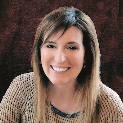 portrait photo of Wendy Mass