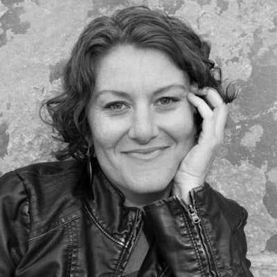 portrait photo of Melanie Crowder