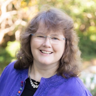portrait photo of Lynda Mullaly Hunt