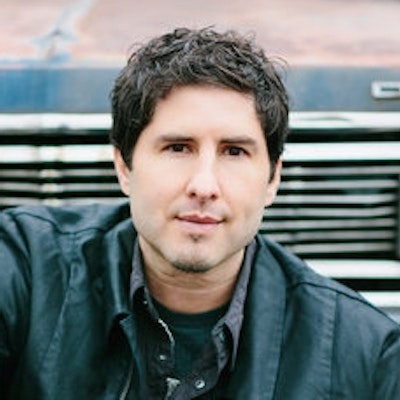 portrait photo of Matt de la Pena